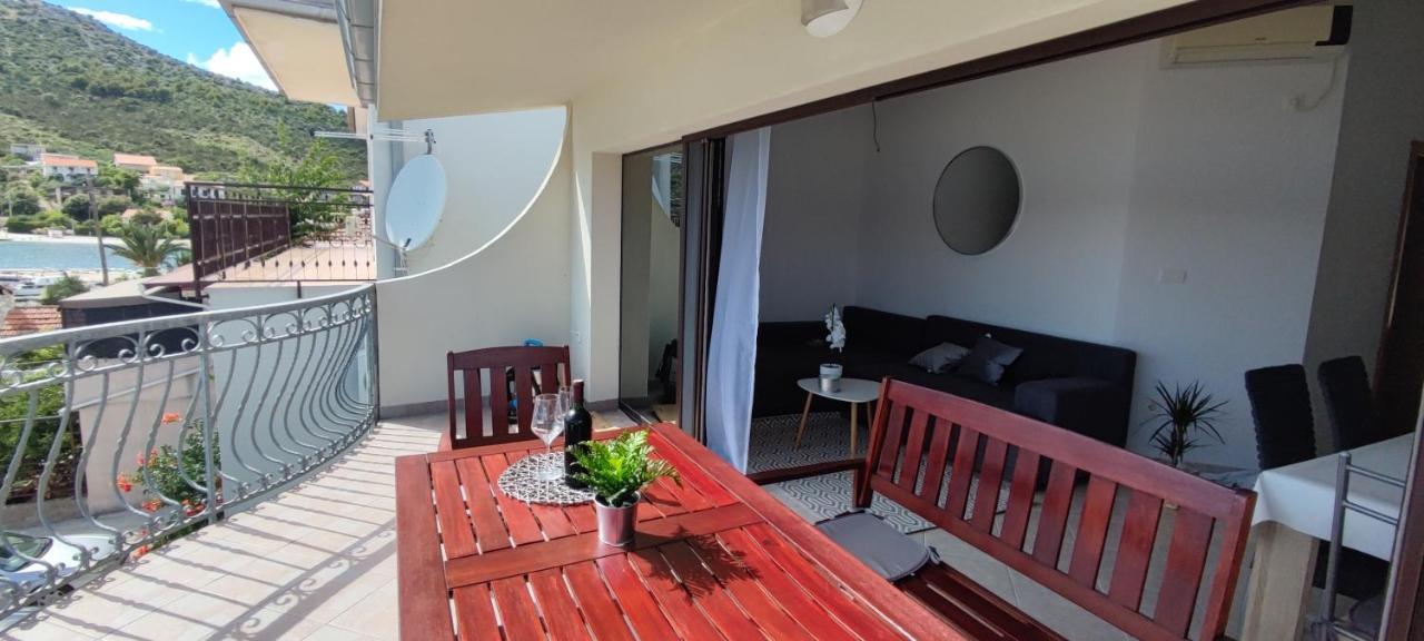Apartman Mila Marina Zewnętrze zdjęcie